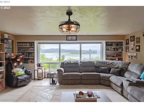 1025 Redwood Avenue Coos Bay OR 97420