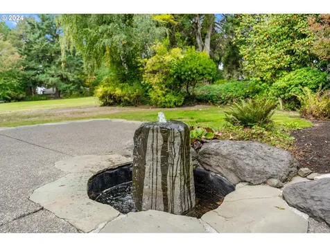 53 Touchstone Lake Oswego OR 97035