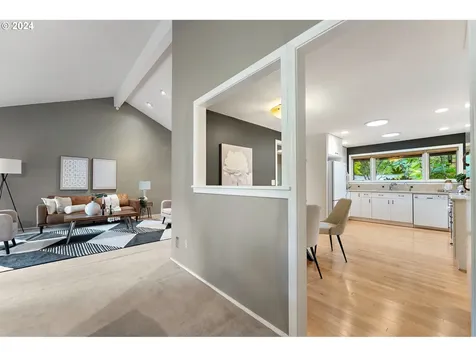 53 Touchstone Lake Oswego OR 97035
