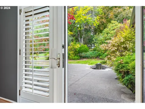53 Touchstone Lake Oswego OR 97035
