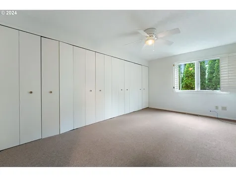 53 Touchstone Lake Oswego OR 97035
