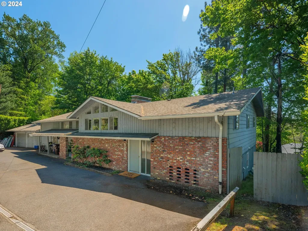8220 Sw Canyon Lane Portland OR 97225