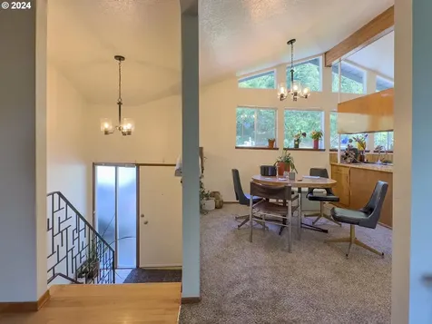 8220 Sw Canyon Lane Portland OR 97225