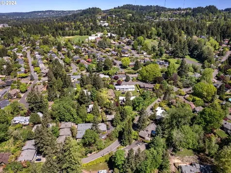 8220 Sw Canyon Lane Portland OR 97225