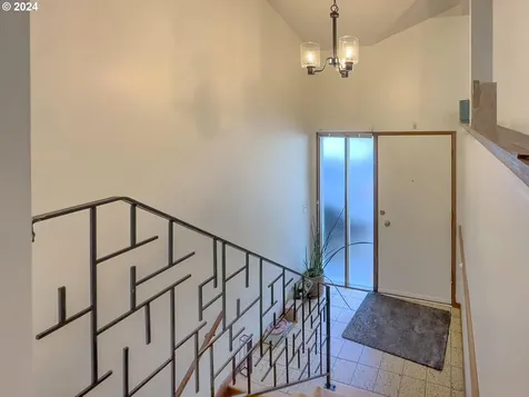 8220 Sw Canyon Lane Portland OR 97225
