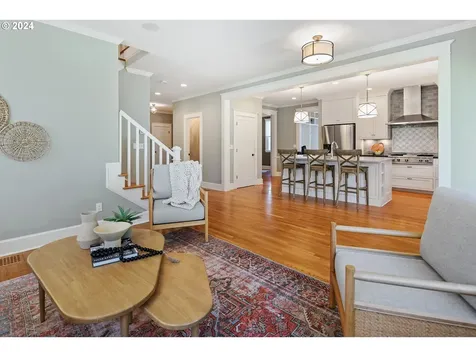 4005 Ne Hazelfern Place Portland OR 97232