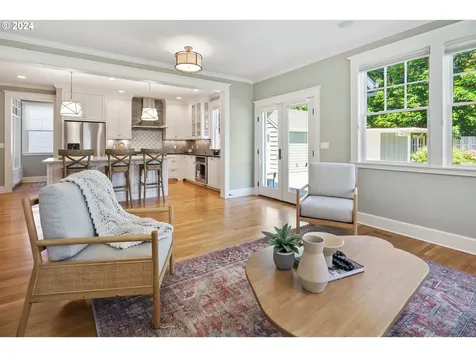 4005 Ne Hazelfern Place Portland OR 97232