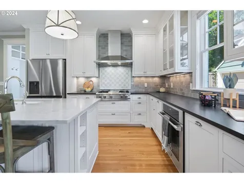 4005 Ne Hazelfern Place Portland OR 97232