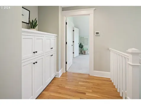 4005 Ne Hazelfern Place Portland OR 97232