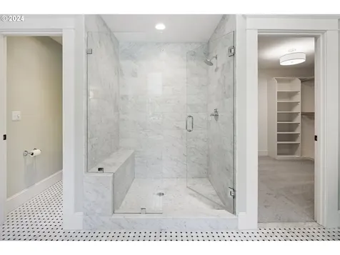 4005 Ne Hazelfern Place Portland OR 97232