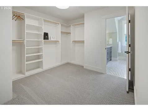 4005 Ne Hazelfern Place Portland OR 97232