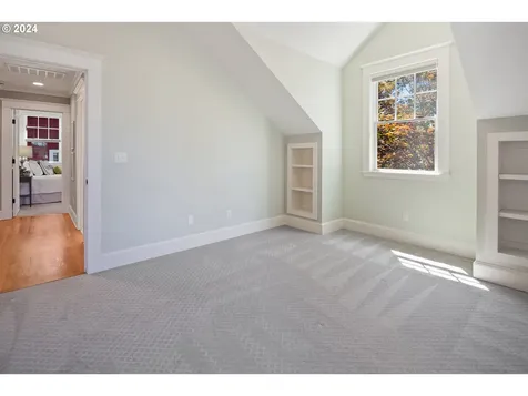4005 Ne Hazelfern Place Portland OR 97232