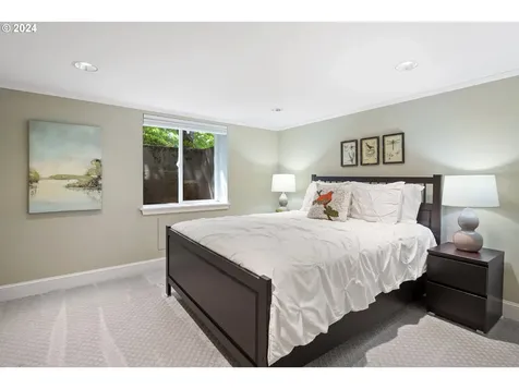 4005 Ne Hazelfern Place Portland OR 97232