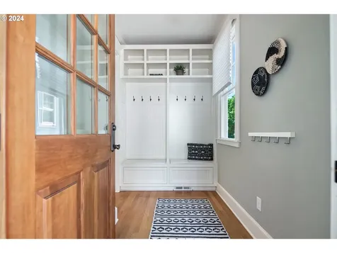 4005 Ne Hazelfern Place Portland OR 97232
