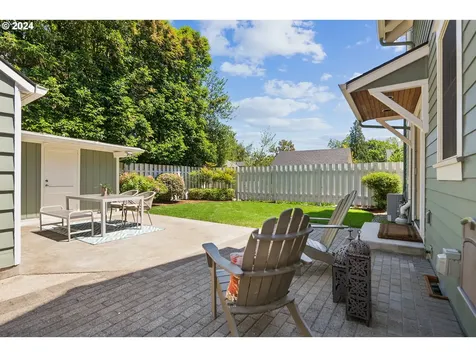 4005 Ne Hazelfern Place Portland OR 97232