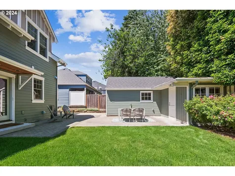 4005 Ne Hazelfern Place Portland OR 97232