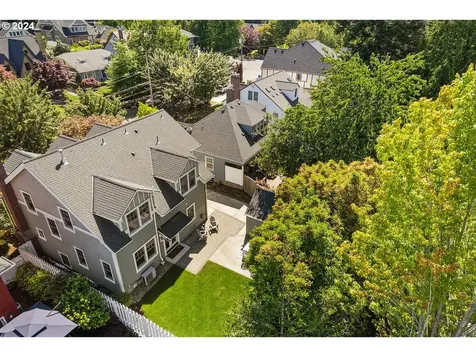 4005 Ne Hazelfern Place Portland OR 97232