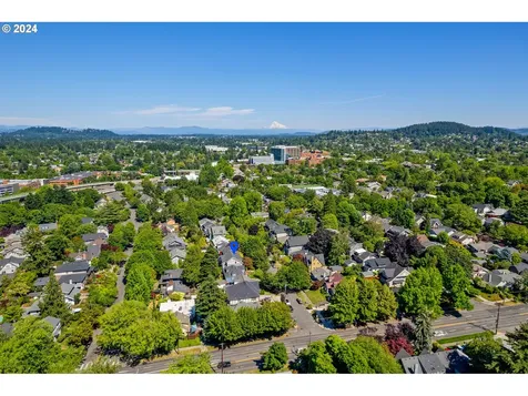 4005 Ne Hazelfern Place Portland OR 97232