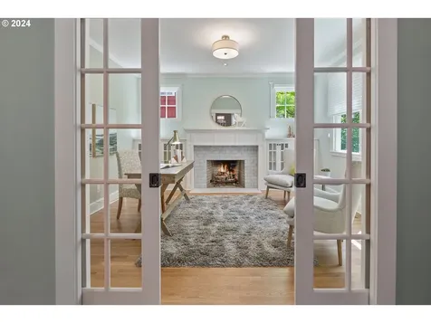 4005 Ne Hazelfern Place Portland OR 97232