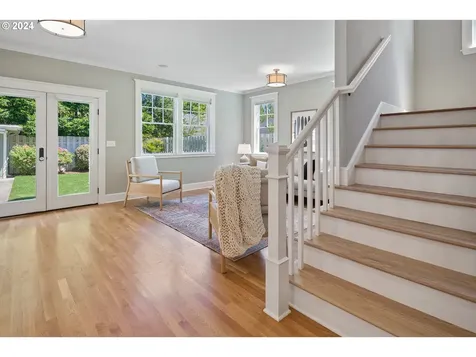 4005 Ne Hazelfern Place Portland OR 97232