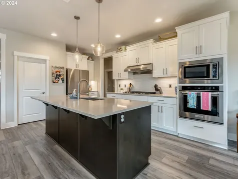 8056 SE Atlas Street Hillsboro OR 97123
