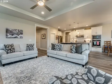 8056 SE Atlas Street Hillsboro OR 97123