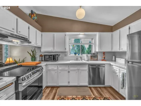 11206 Sw 49th Avenue Portland OR 97219