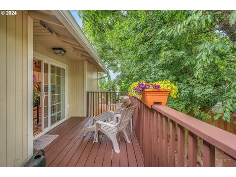 11206 Sw 49th Avenue Portland OR 97219