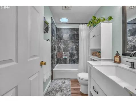 11206 Sw 49th Avenue Portland OR 97219