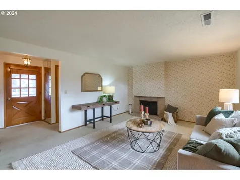 7901 NW 1st Avenue Vancouver WA 98665