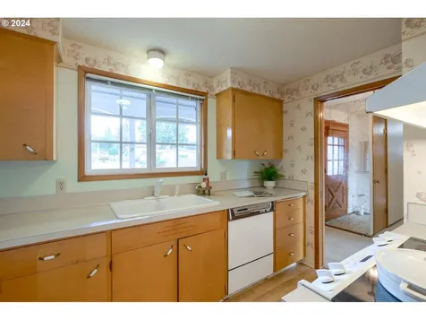 7901 NW 1st Avenue Vancouver WA 98665