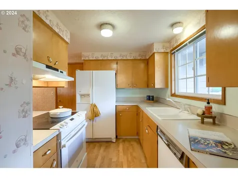 7901 NW 1st Avenue Vancouver WA 98665