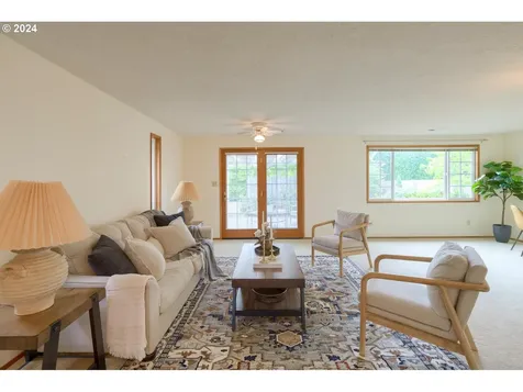 7901 NW 1st Avenue Vancouver WA 98665
