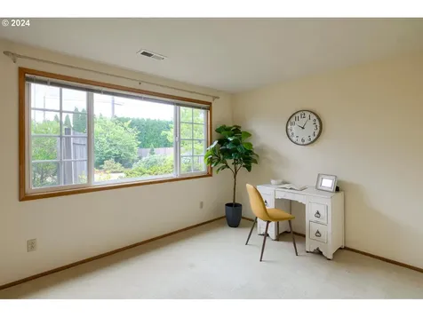 7901 NW 1st Avenue Vancouver WA 98665