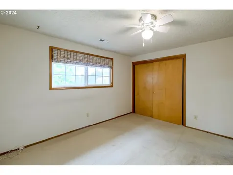 7901 NW 1st Avenue Vancouver WA 98665