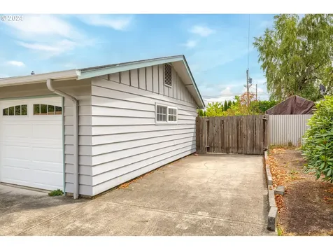 7901 NW 1st Avenue Vancouver WA 98665