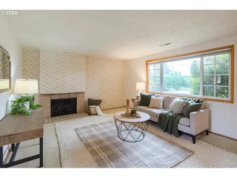 7901 NW 1st Avenue Vancouver WA 98665