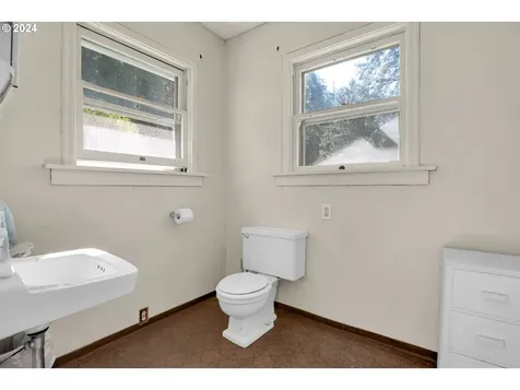 14710 Clackamas River Drive Oregon City OR 97045