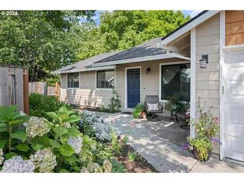1303 Se 64th Court Hillsboro OR 97123