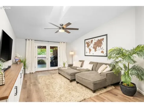 1303 Se 64th Court Hillsboro OR 97123
