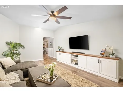1303 Se 64th Court Hillsboro OR 97123