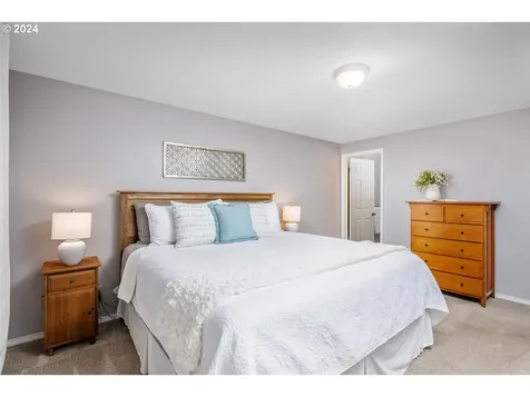1303 Se 64th Court Hillsboro OR 97123