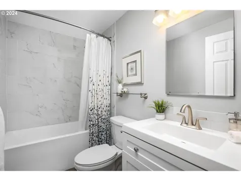1303 Se 64th Court Hillsboro OR 97123