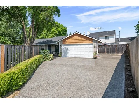 1303 Se 64th Court Hillsboro OR 97123