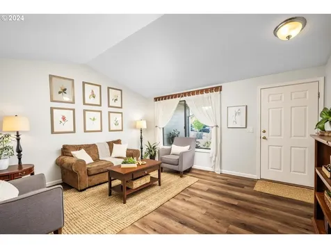 1303 Se 64th Court Hillsboro OR 97123