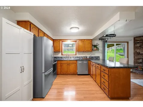 3160 Flower Avenue Ne Salem OR 97301
