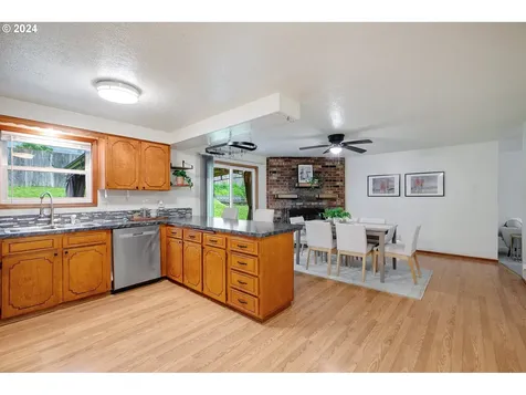 3160 Flower Avenue Ne Salem OR 97301