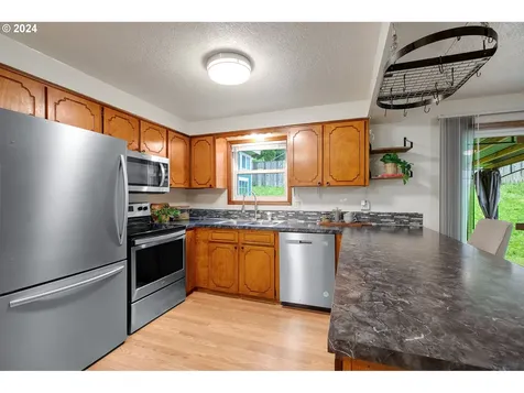 3160 Flower Avenue Ne Salem OR 97301