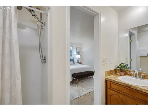 3160 Flower Avenue Ne Salem OR 97301
