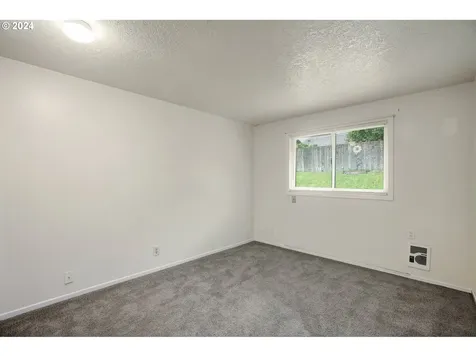 3160 Flower Avenue Ne Salem OR 97301